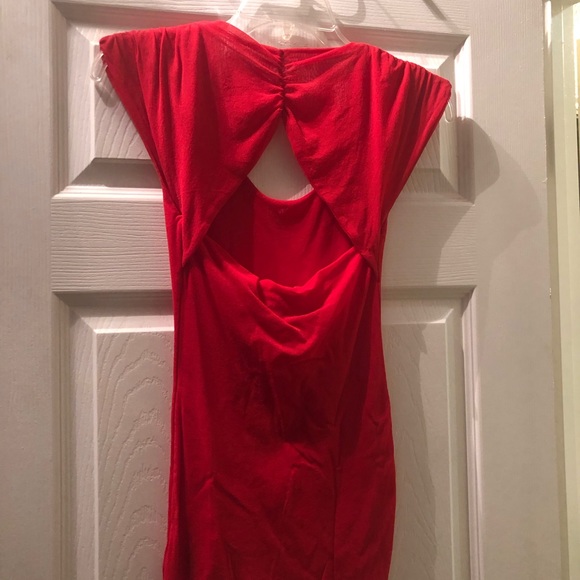 Red chiffon (semi see through) backless blouse from Bebe - Picture 2 of 3
